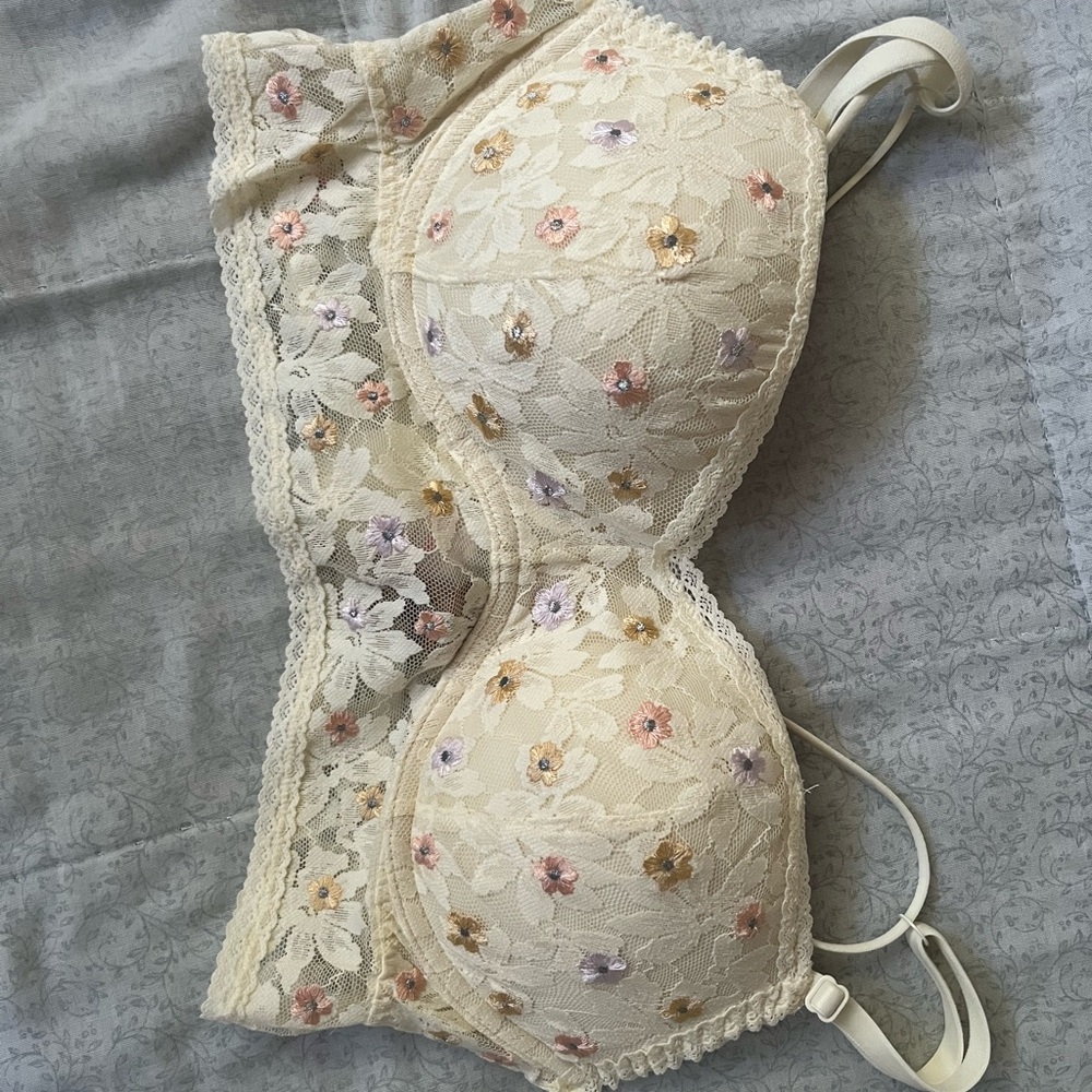 PINK Victoria's Secret Cream Lace Bra with Pastel Floral Embroidery NWT
